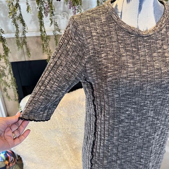 Michael Stars marled Black and Tan short sleeve sweater with raw edge S - Picture 4 of 11